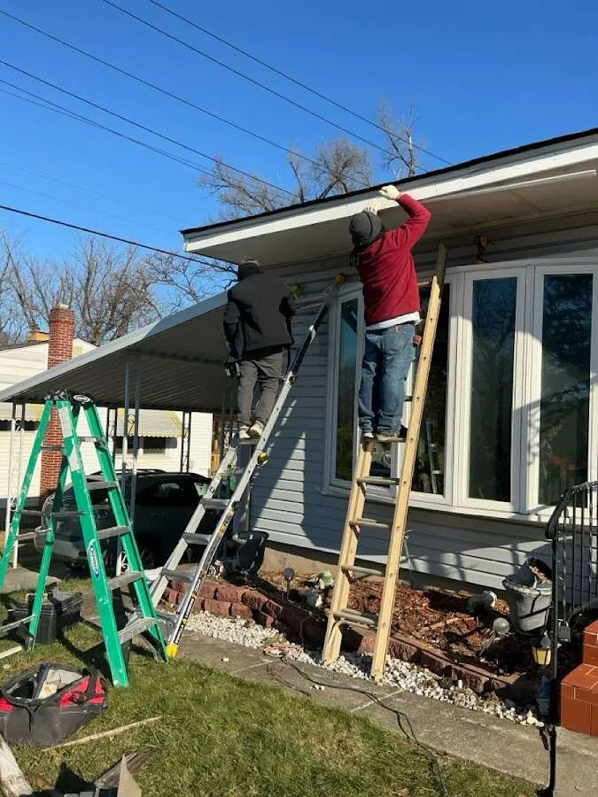 Restoration crew performing exterior repair in Kendallville